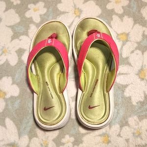 Nike Flip Flops - Size 7W